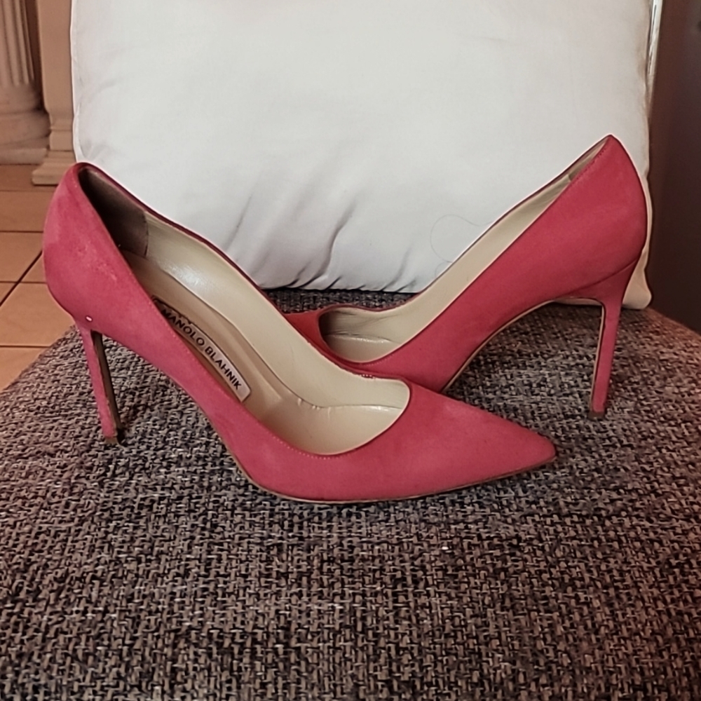 Manolo Blahnik Pink Pumps